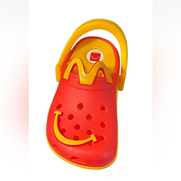2024 McDONALD'S X CROCS HAPPY MEAL Mini Crocs #4 Key Chain - Picture 1 of 5